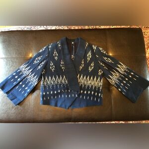 Beautiful Unique Tribal Pattern Blazer Open Sleeve Blue White Sz 38 (US Medium)